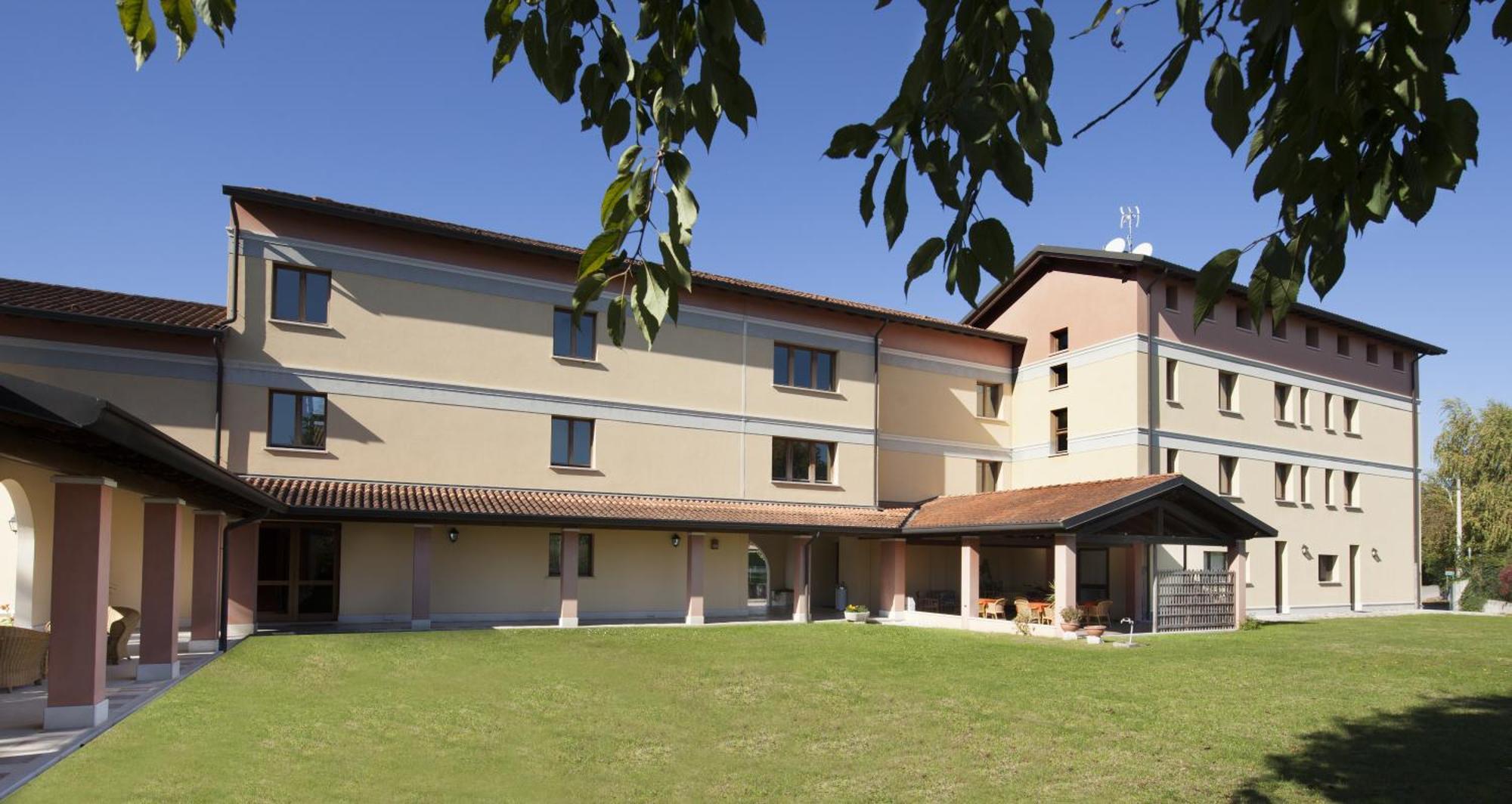 Hotel Naonis Cordenons Buitenkant foto