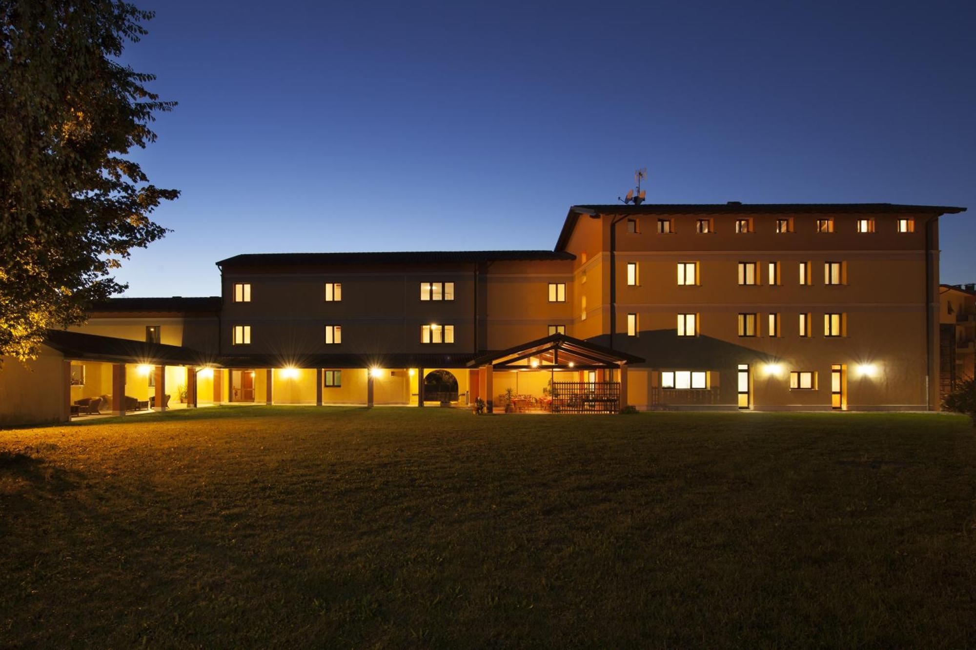 Hotel Naonis Cordenons Buitenkant foto