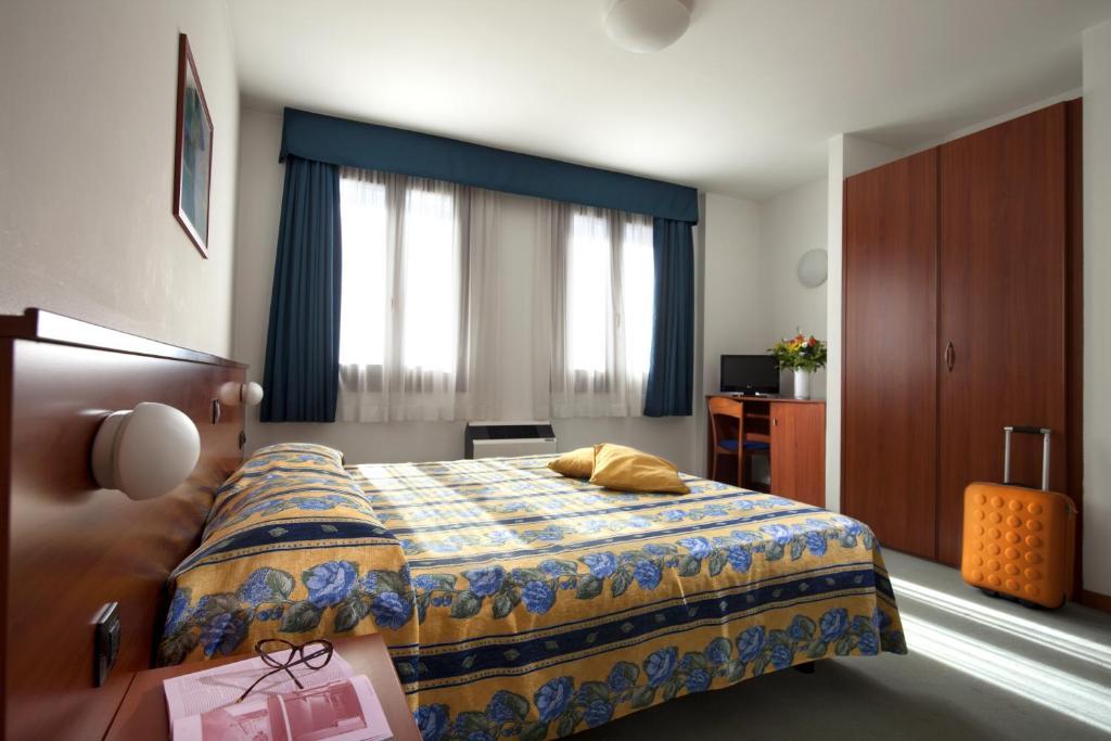 Hotel Naonis Cordenons Buitenkant foto