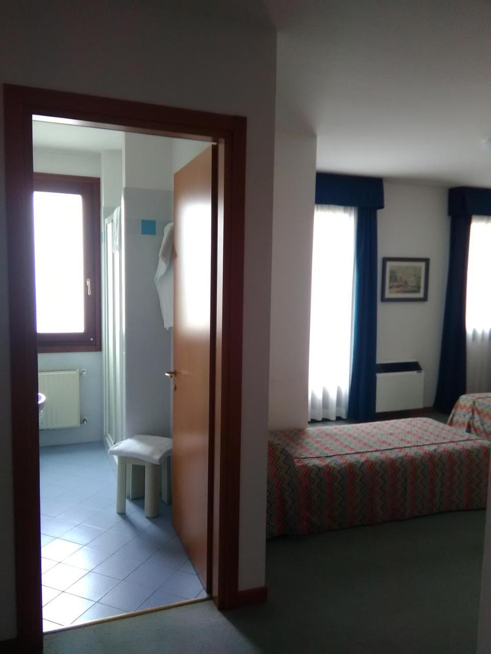 Hotel Naonis Cordenons Buitenkant foto